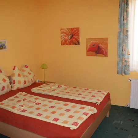 Stephanie A Balatonboglar